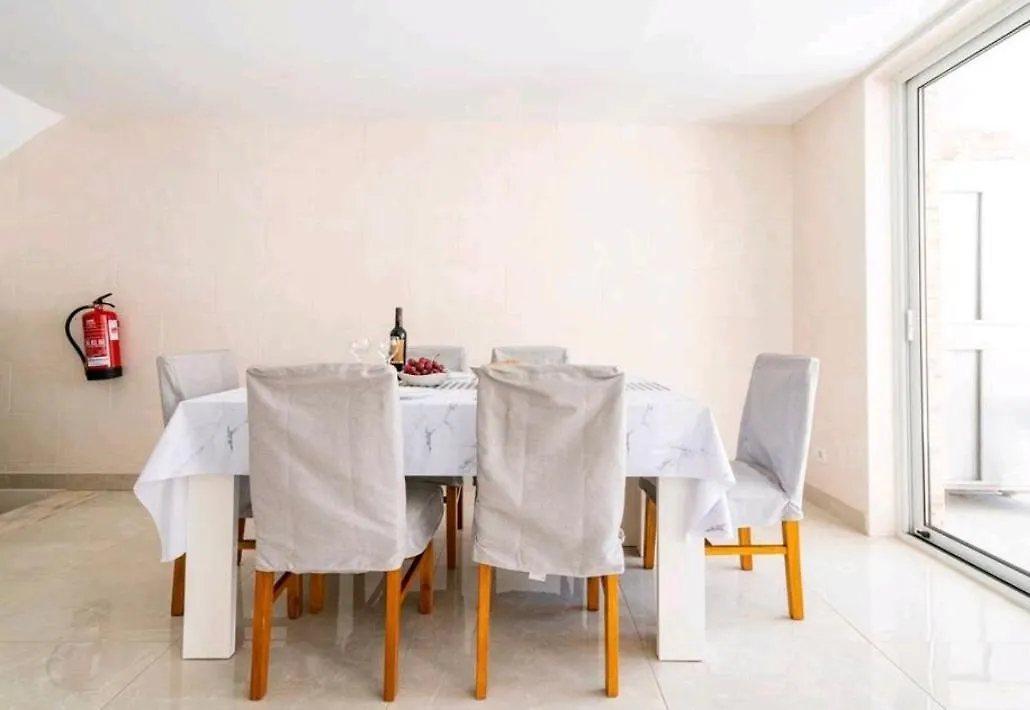 Marina Holiday House Quarteira 0*,  Portugal